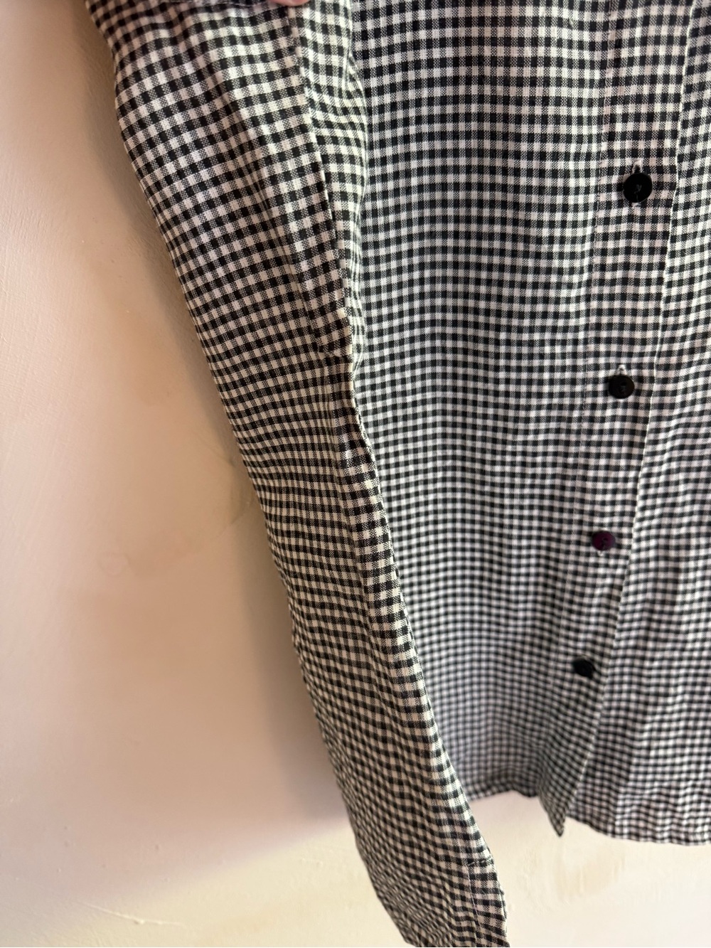 It's a New Vision | 100% Linen | Gingham Sleeveless Button-Up Top | Size L - Picture 5 of 12